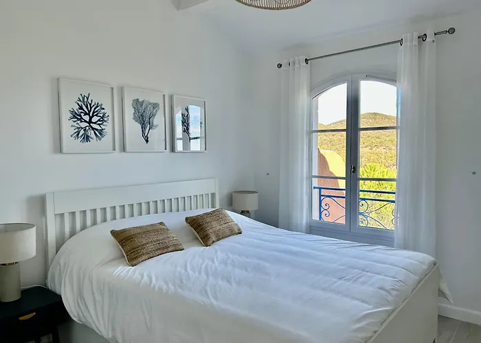 度假居 Les Restanques 30 Chenes *