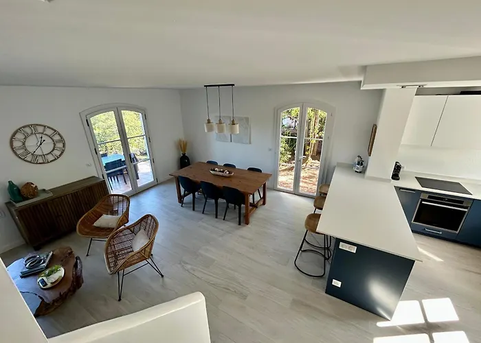 度假居 Les Restanques 30 Chenes *